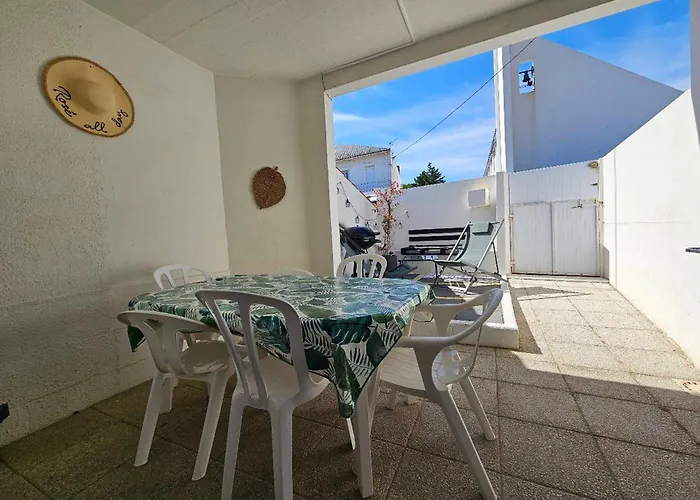 Maison De 5 Personnes Proche Et Commerces - Fr-1-476-173